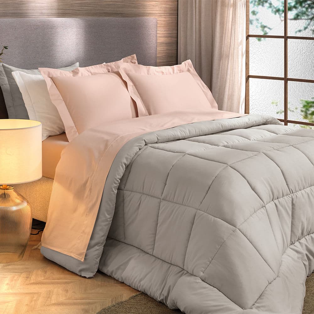 Quarto com roupa de cama e edredom Altenburg